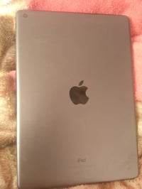 ايباد 9 نضيف صارلي شهر من شتريته ملحقاته كامله ذاكره 64 السعر 280 مكان...