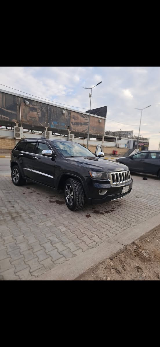 جيب 2011 السياره بيه تجيه خفيفه ومصبوغه عام 
رقم بغداد بسمي مكينه كير حداديه توني فاتحه تبريد شواصي مكفولات تحكم استيرن شاشه تاب السعر ١٢٠ الشراي يتصل ويدبل ***********
غير متواجد على النت الشراي يتصل يشلع اعيوني
