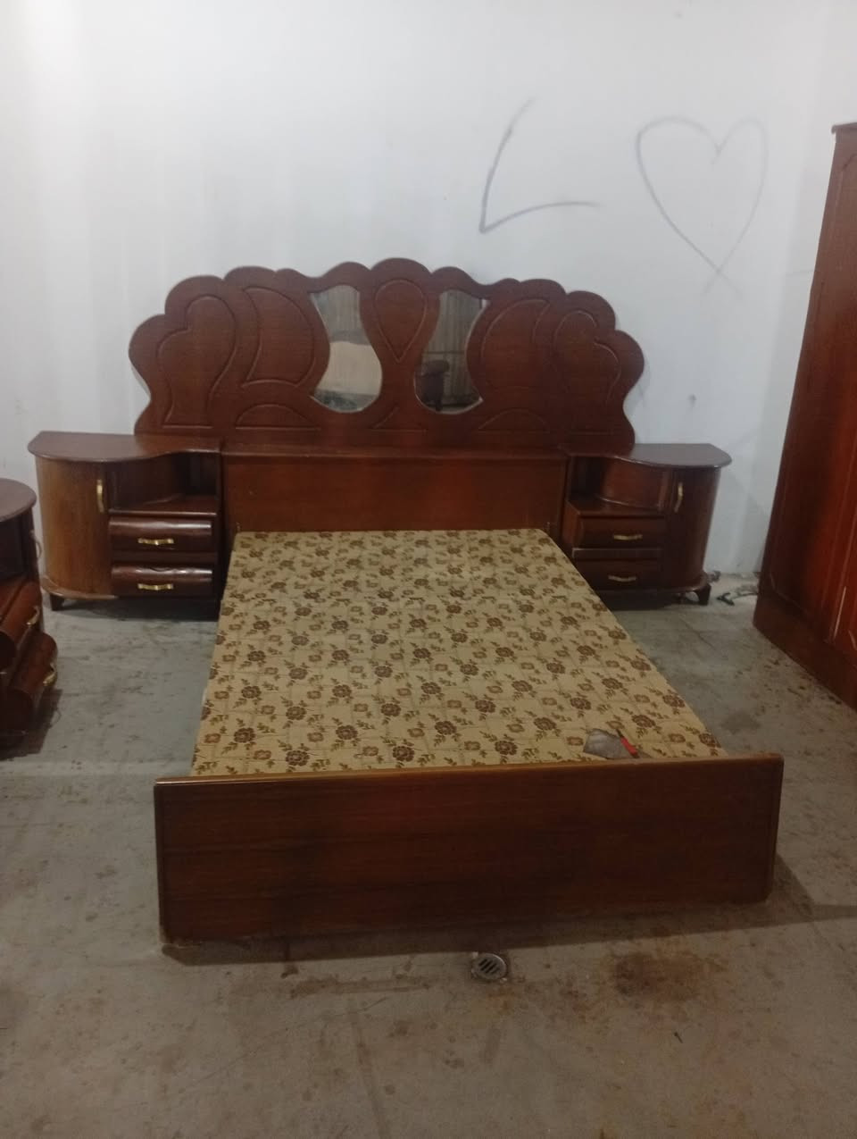 غرفة نوم السعر كلش مناسب290للستفسار
***********
