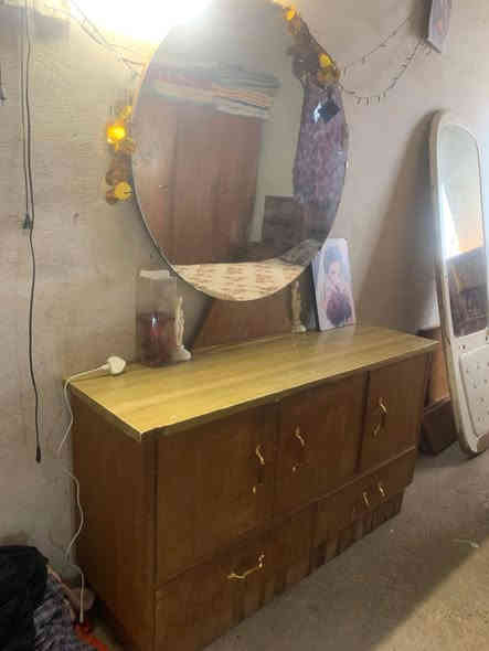 طخم نوم للبيع السعر 200ألف اتصل اذا شراي ***********
