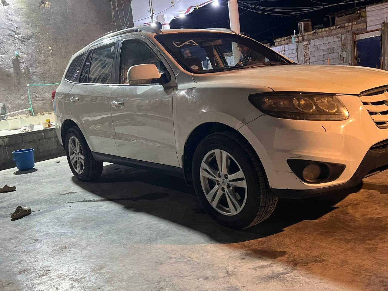 سياره سنتافيه مديل ٢٠١١ وارد خليجي مكينه ٦ سلندر ٥٠٠/٣فور ويل مرايات شفط كير كسن حداده تخم تاير تبريد ثلج رقم بغداد بسمي تحويل ثاني يوم السعر ١١٠ وبيها مجال حك جيه ***********مكان سياره بصره قرنه
