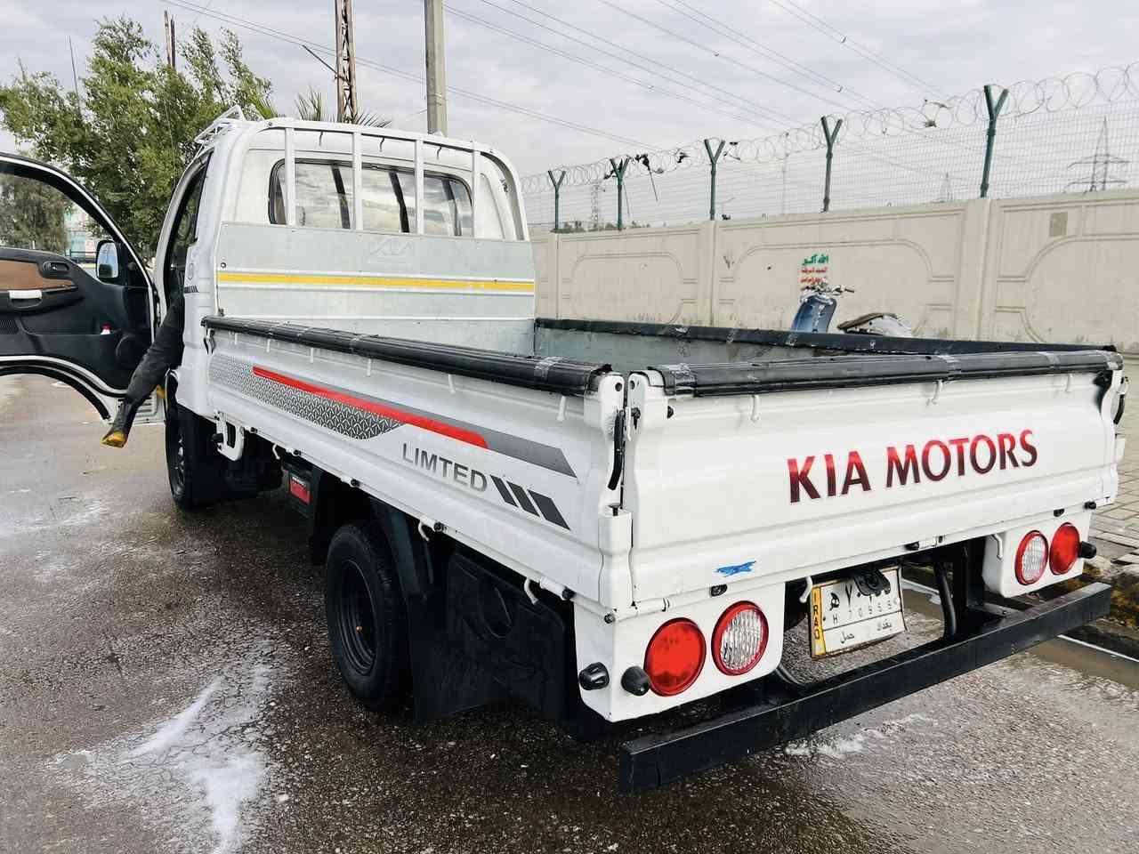 سلام عليكم كيا بنكو موديل 2019محرك 2700
سياره مكفوله من كص وضربه محرك جديد كير اكسل شاصي كله مكفول تخم تاير جديد 
رقم بغداد 
رايدها ب120 
عنوان بغداد مدينه الصدر 
***********
