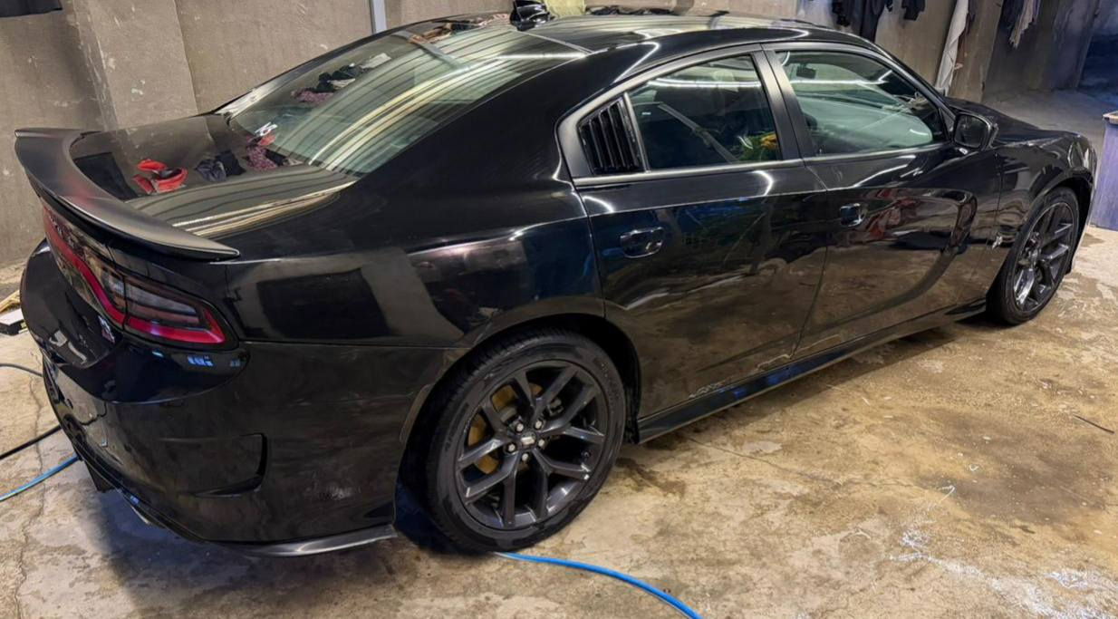 السلام عليكم جارجر GT3600 ماشيه 72 الف ميل حادث سطحي خلفي بدون ايرباك سياره مابيها اي نقص كير مكينه على وضع الشركه 
رقم بغداد ب اسمي 

بغداد قريب ع الكاضميه 

هاتف ***********
