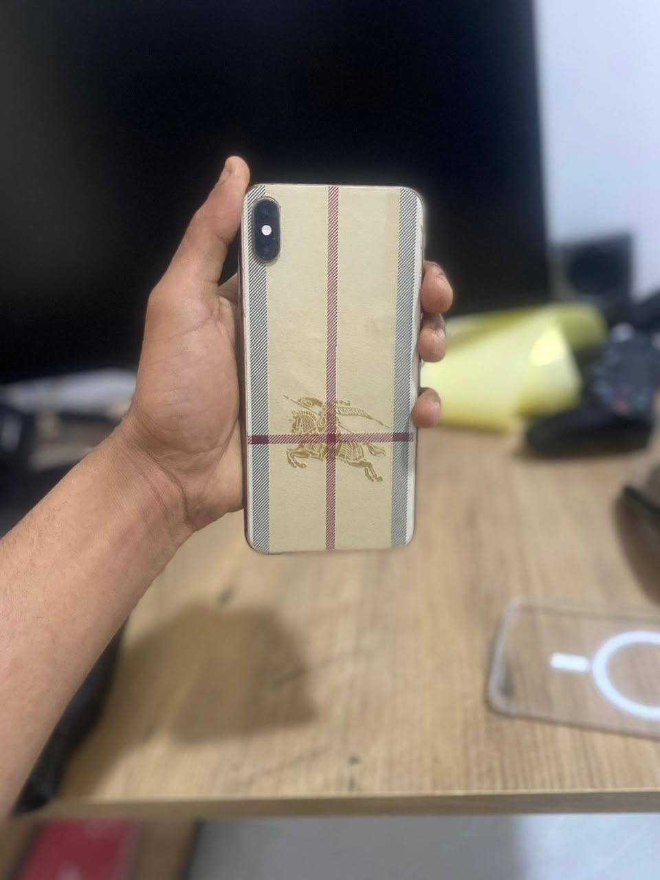 سلام عليكم اكس اس ماكس ابلادي فقط ضهر مفطور ذاكره64بطاريه79سعر200وبي مجال بصيط لل تواصل***********فقط واتس عنوان فلوجه حي الشرطه
