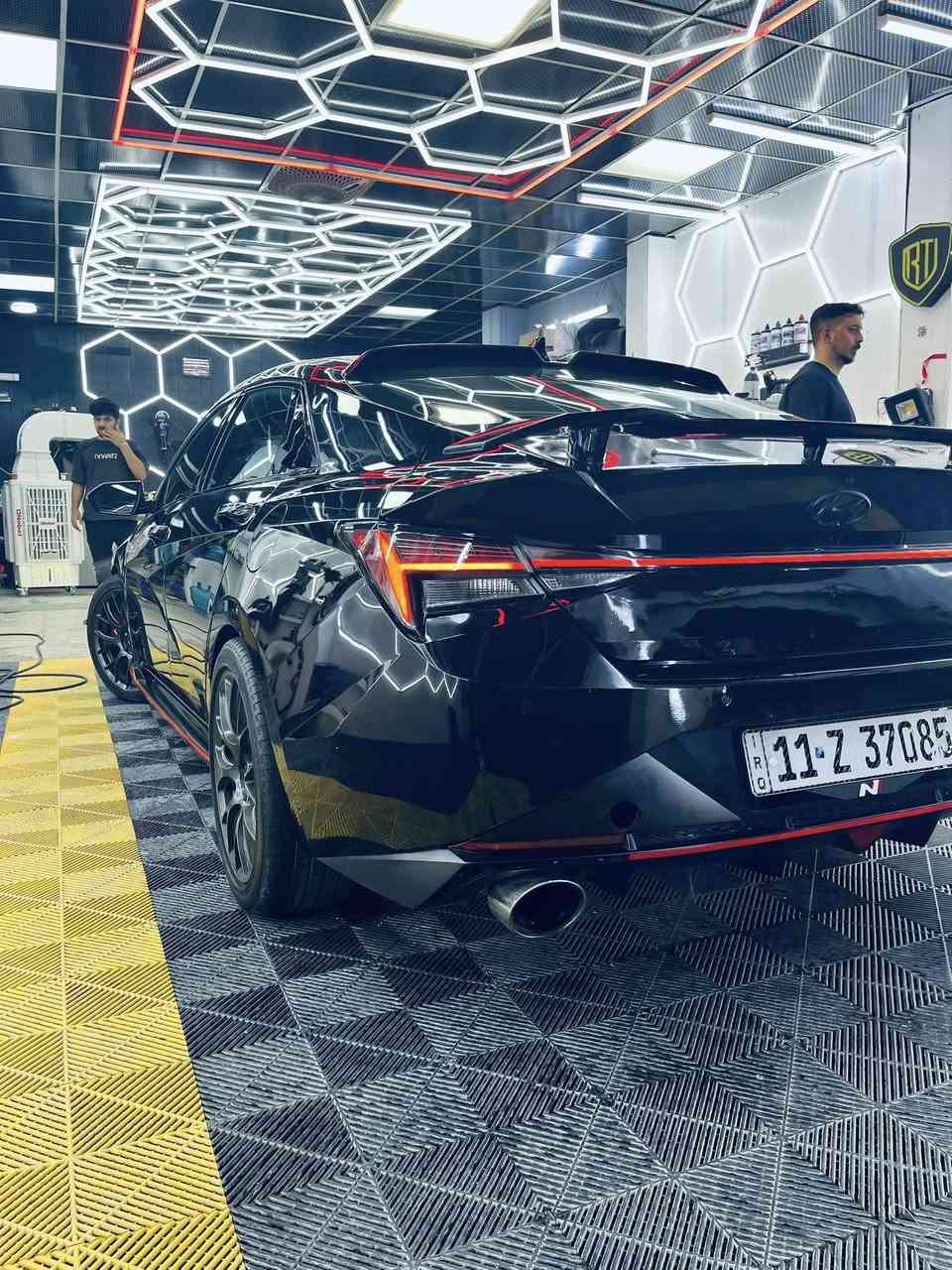 حلال للبيع
Hyundai Elentra N2023
مبدل دهن جديد
مبولشهه البارحه
السياره بدون نقص تبريد ثلح الصدر مابي نقص كير مكينه كلش نضيفات 
الحادث صندوك ومصلح بارد
والجاملغ الامامي الايسر انطخ وتبدل نفس الون
السياره بدون صبغ بارد وتكحيل بصيط
السعر 165 وبيهه مجال بصيط
المواصفات:
سرعة 300
السيارة ماشية 34 ميل..
كير اوتماتيك 8 نمر دبل كلج DCT
كشن حضر
كشن علامة N
كشنات كنتاره وجلد N
5 سلايد روف
6 اناره داخليه
٢٤ لون
تحكم ستيرن نورمال وسبورت
تحكم دبلات نورمال وسبورت
ابواب بصمة
1 بصمة تشغيل
شحن وايرلس
شاشة متصله
كاميرا
BOSS_ نظام صوت
اشارة ترحيب
اشارة مرايا
اوتو ستوب
نقطة عمياء
نحديد سرعة
تحديد مسار

2 رادار امامي

رادار جانبي

رادار خلفي

حساسات جانبي

حساسات خلفي
NORMAL _ نظام
SPORT _ نظام
نظام - N
D*NGS_ نظام
كشنات هيتر
ستيرن هيتر
صندوق ذكي
لايتات ليد 4 عدسات زينون
بكلايت لد 
مكان السياره بغداد البنوك
الرقم ***********
