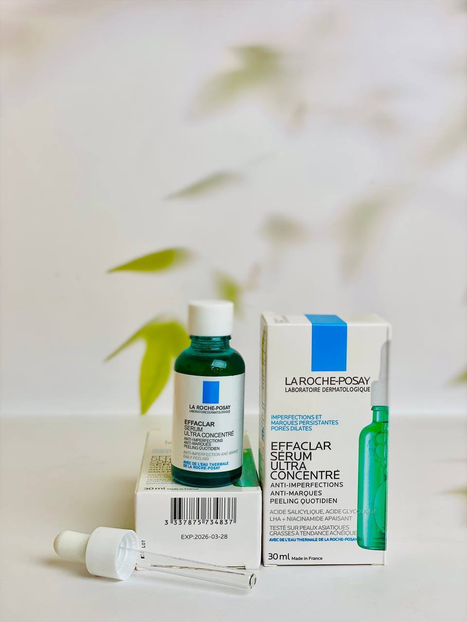 ✨ سيروم إيفاكلار من لاروش بوزيه
الحل المثالي للبشرة الدهنية والمعرضة للحبوب!

💧 سيروم بتركيبة قوية يحتوي على حمض الساليسيليك + الجلايكوليك + LHA يساعد على تنظيف المسام بعمق وتقشير البشرة بلطف للحصول على بشرة أنعم وأنقى.  

🌟 الفوائد:
✔️ يقلل الحبوب وآثارها بشكل واضح
✔️ ينظف المسام ويقلل الرؤوس السوداء
✔️ يساعد على تجديد خلايا البشرة
✔️ يقلل الدهون الزائدة ويصغر مظهر المسام
✔️ يمنح البشرة نعومة وإشراقة
🧴 يحتوي أيضاً على النياسيناميد


**إذا كنت صاحب هذا الإعلان وتريد حذفه لأي سبب، رجاءا أرسل رسالة إلى الدعم الفني**