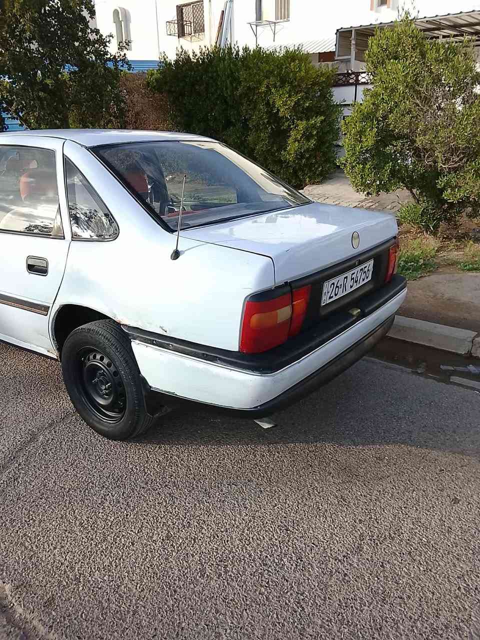 السلام عليكم فكتره موديل 1989 محرك 2000 رقم صلاح الدين إنكليزي. سنويه لل 29 
كهربائيات كلها شغاله  صدر امامي خلفي جديد  سعرها 32وبيها مجال ***********
