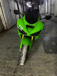 كاوسكي ٢٠٠٤ دراجه كلش نضيفه  مكلف بل نشر   ‭٠٧٧٨ ٠٠٩ ٨٥١٨‬