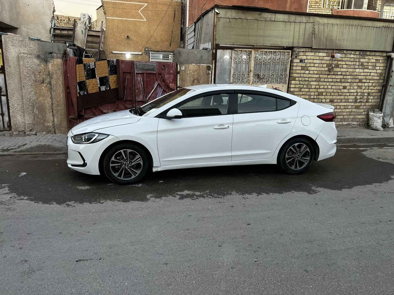 السلام عليكم سيارة النترا للبيع موديل ١٨ الرقم بغداد إنكليزي  السيارة بسمي لون ابيض صدفي مكاني بغداد البلديات ***********
