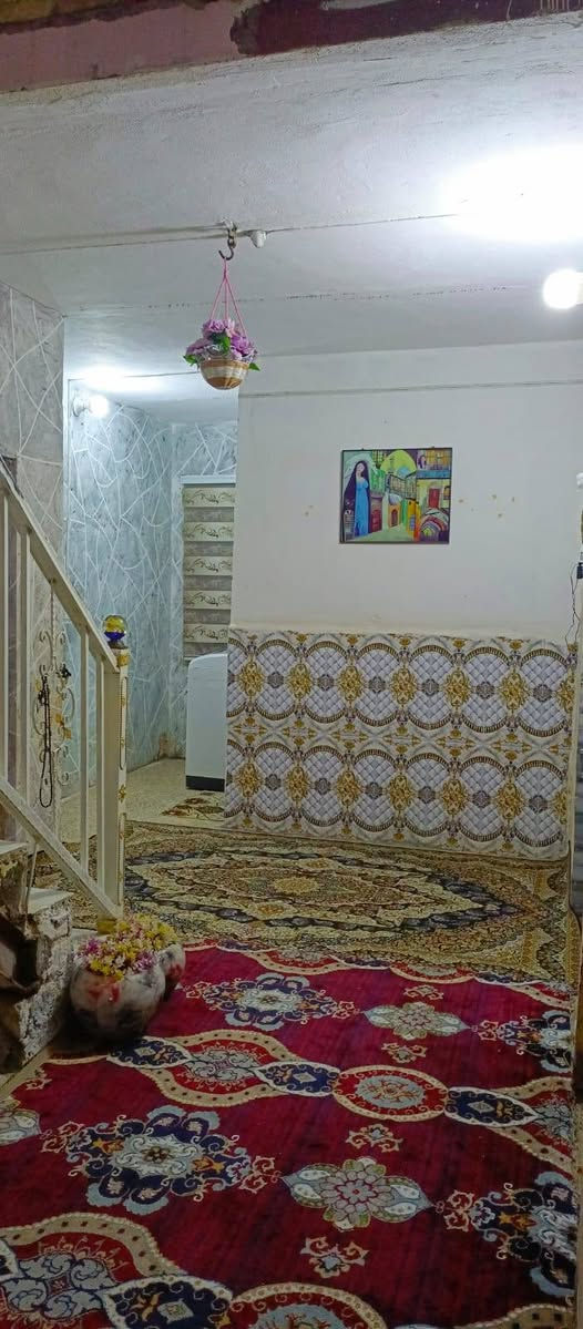 الدار للبيع
المكان حي سعيد جهاا الجنابي وخلف ملعب حي سعيد من جهاا الجنابي 
مساحه البيت 240 م 
البناء طابقين بناء 2018 
(يحتوي الطابق الاول... على غرف نوم 2 واستقبال وهول ومطبخ وصحيات داخليه وخارجيه وطارمه وحديقه كبيره) 
(الطابق الثاني.. يحتوي على غرف نوم عدد 2 وهول وصحيات وسطح مساحه كبيره )

للستفسار اكثر الاتصال على الرقم (*********** )
