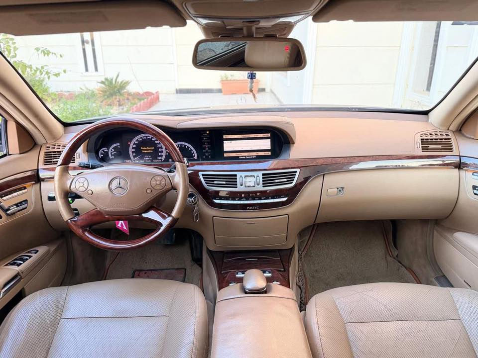 مارسدس 2013 فووول S 550 ماشيه 40 فقط مخزنه السيارة بأسمي رقم بغداد بيع او مراوس السعر و التواصل على الرقم التالي :
0780 147 0867
