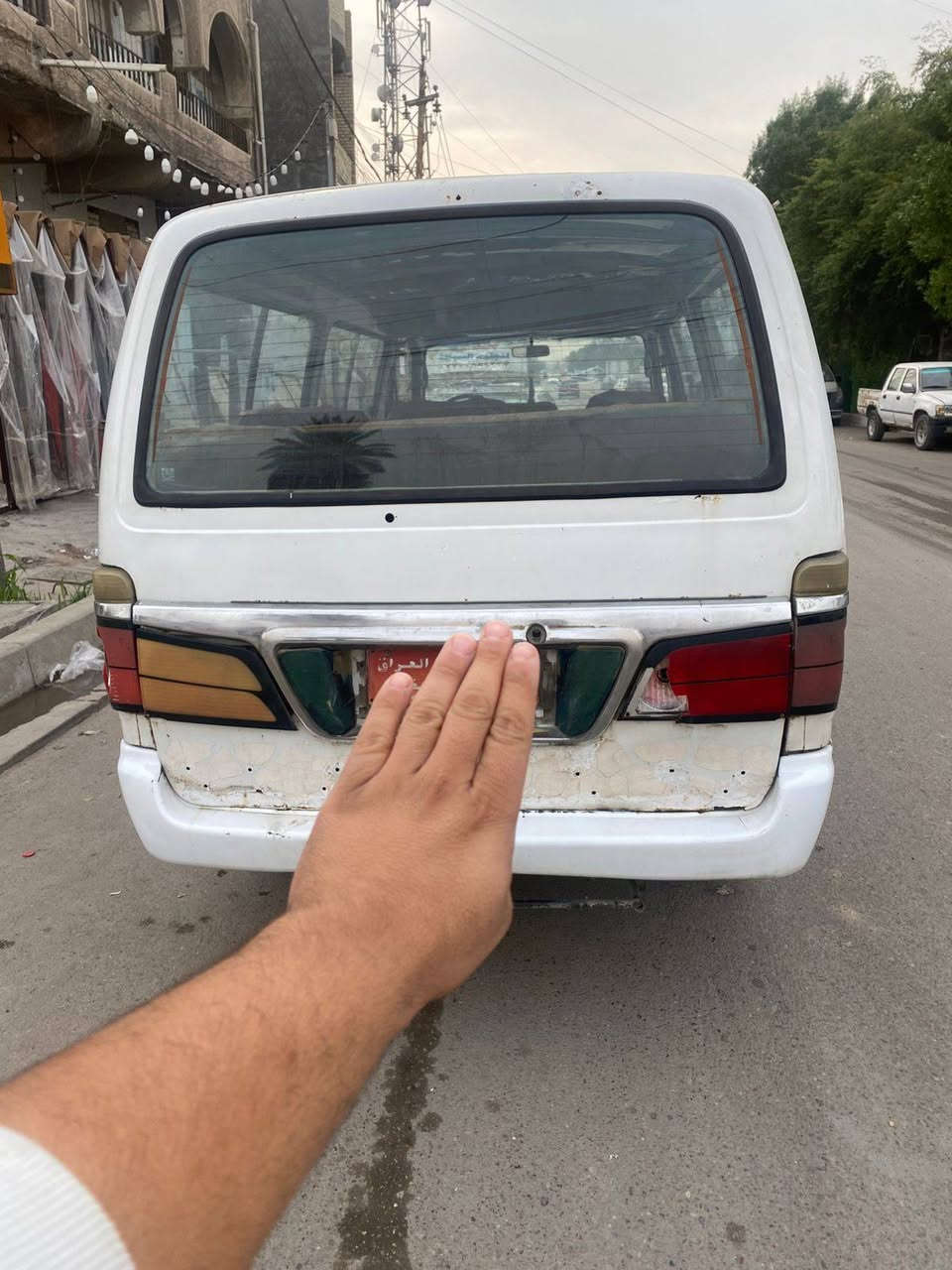 السلام عليكم للبيع سياره جنبي 2010 رقم بغداد احمر سنويه عظم عاج اتكفل سرقه وعشائر فقط  سياره جاهزه مكينه وكير واكسن حداديه وتخم تاير كله جديد السعر 15$وبيها مجال مكان بغداد ***********
