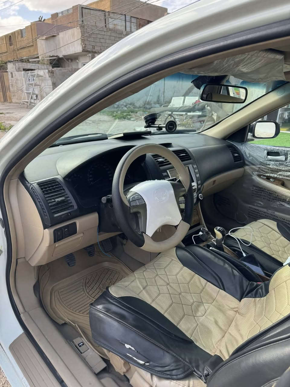 BYD f6 2012
بيها كم قطعه صبغ بدون دواخل 
سعر 60 
كير عادي 
العنوان صلاح الدين قضاء بلد 
***********
