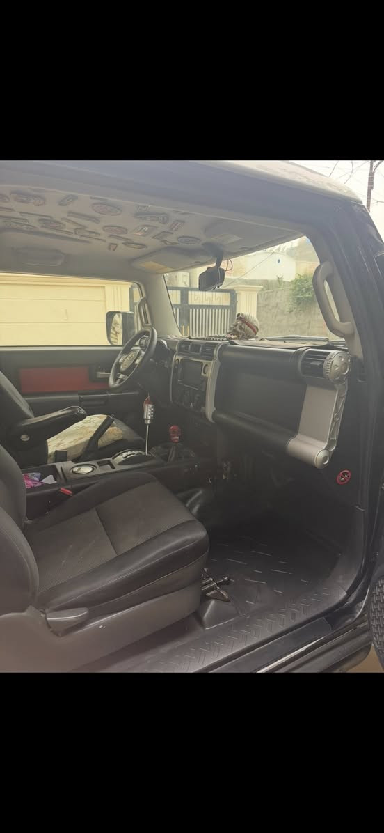 السلام عليكم للبيع FJ فول سياره كلش حلوه والتعديل العليها بعد احلى 6 سلندر رقم دولي الجديد بأسمي السياره 2013 مكفوله كفاله من كص شواصي لغود بيها فقط جوملغ خلفي صبغ باقي السياره مكفوله السياره متعوب عليها بيهت ويل رياضي دمام صوت تايرات جبلي درع امامي سعر السياره 210 للتواصل *********** العنوان بغداد الرقم الثاني ***********
