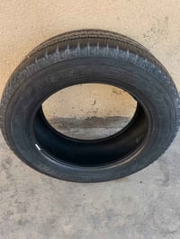 للبيع ٣تايرات تاهو حجم ٢٧٥_٥٥_٢٠نضيفات أكثر من نص عمرشرط بدون بنجر ٠٧٧...