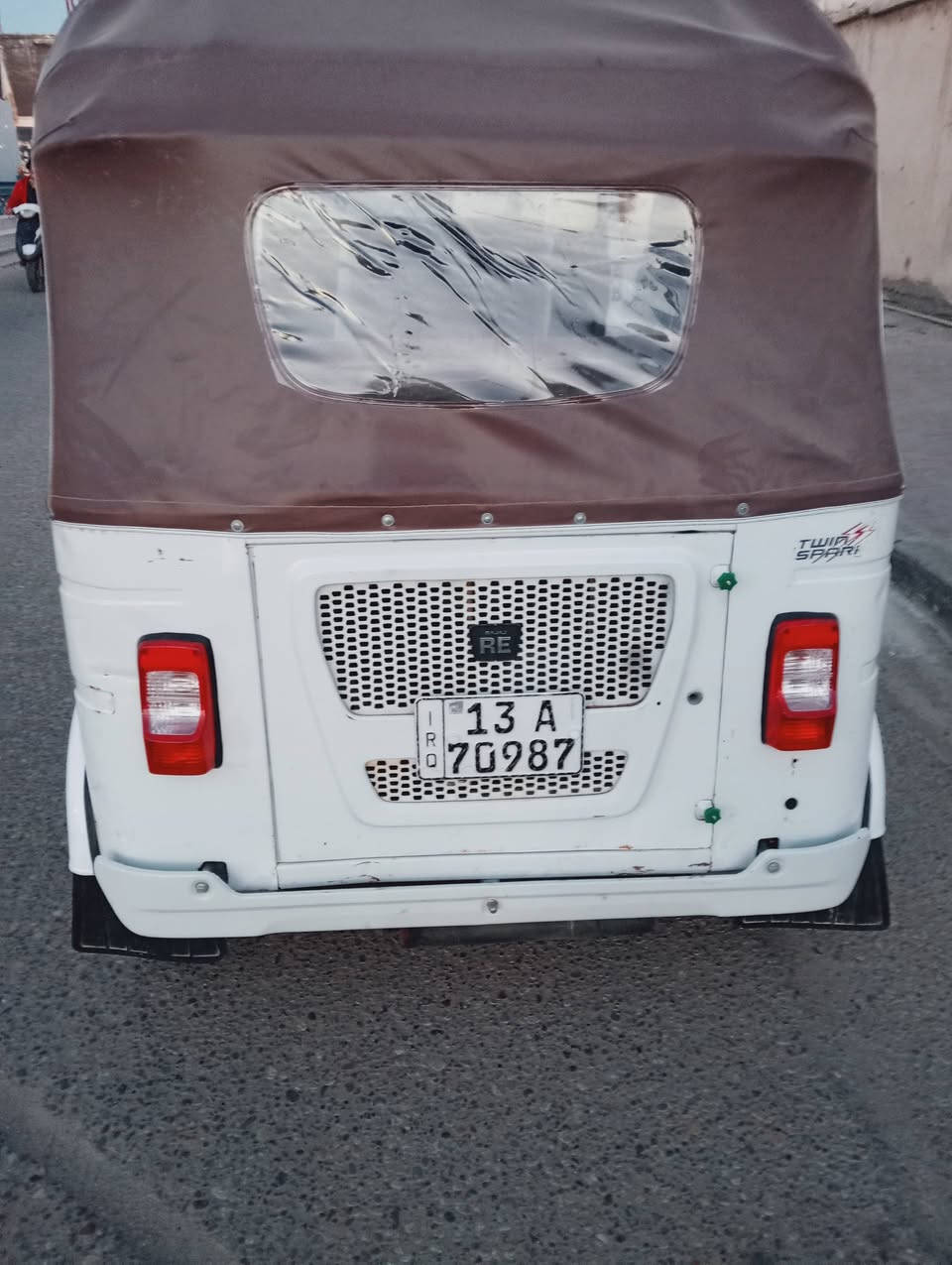 سلام عليكم شباب تكتك 21 مرقمه مرتبه سعره 7 250 وبيه مجال ***********
