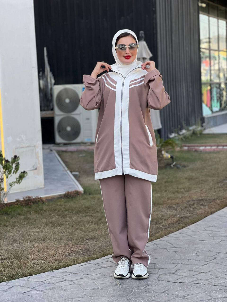 سوت طلعه قماش تركي يخبل يوجد جميع القياسات والوان 
توصيل جميع المحافضات 👌 وسعر 25 مع توصيل 🔥🔥🔥


**إذا كنت صاحب هذا الإعلان وتريد حذفه لأي سبب، رجاءا أرسل رسالة إلى الدعم الفني**