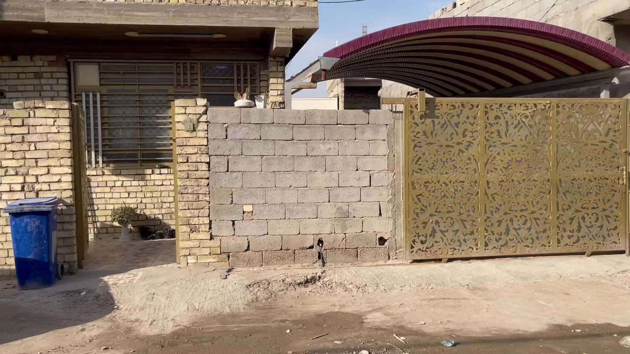 دار للبيع  حي الحكيم  مساحه 195
زراعي سند 25 مثل ماموضح بالفيديو 

 ***********
