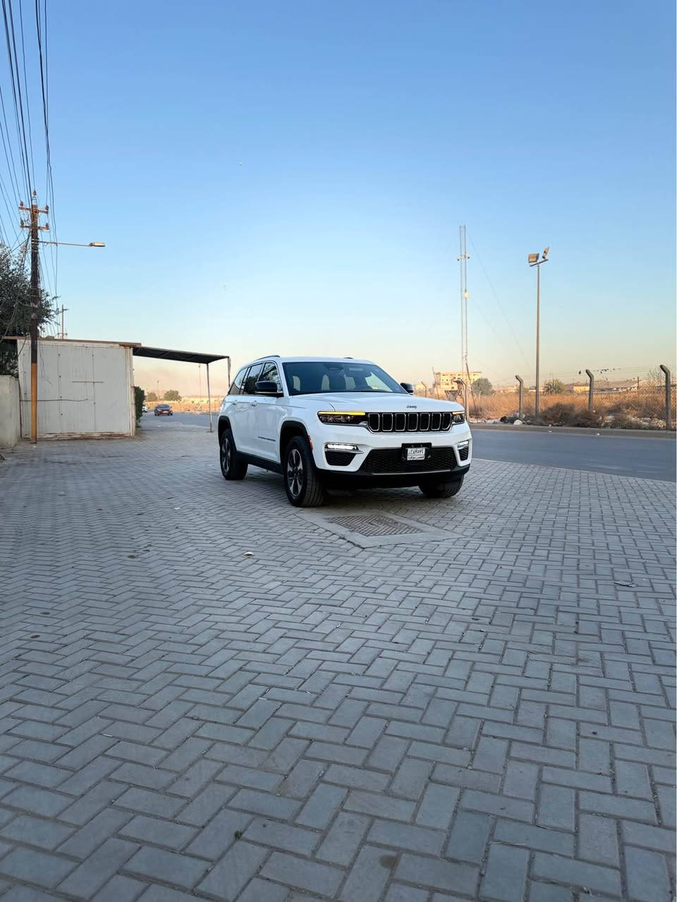 السلام عليكم جيب كراند شيروكي 4XE 2024 وارد امريكي
           

‏Jeep Grand Cherokee 4Xe 2024 2.0L

         حجم المكينه : 2000  تيربو + هايبرد + بلك ان 

المسافة المقطوعة : 30 الف ميل

حادث السياره : باب خلفيه معدله و مصبوغه الوره السكن
                         

          حالة الايرباك : سليمه بدون ايرباك

#مواصفاتها

1.بصمه

2.ستيرن تدفئه

3. تشغيل عن بعد

4.دمام خلفي

5.كشنات جلد

6.كشن السايق ميمري

7.كشنات كهرباء

8.صندوك كهرباء

9.حساسات خلفيه

10. قطع تبريد 

11.اشاير بالمري

12.رادار امامي

13.رادارات 360

14.ثلاث وضعيات قياده

15. بنوراما فتحتين

16. كير ماوس

17. نظام منحدرات

18. هيترات بالكشنات 

19.ويل كب كروم

20.لايتات لد

21.بكلايت لد

22.كشافات

23.بصمة ابواب

تستلم مرقم و جاهز بسم المشتري مباشر

#السعر : 325$ و بيه مجال 

تفاصيل اكثر هذا ☎️رقمي ***********تحياتي 

مكاني بغداد الزعفرانيه بغداد, العراق
