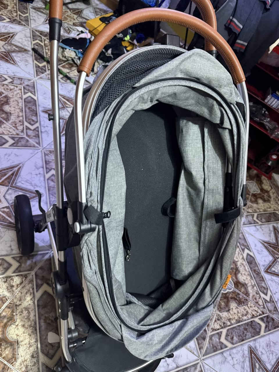 عربة اطفال جديدة لوك غير مستخدمة فقط بدون كارتون الحجم الجبير قطعه اصلية وثقيلة درجة اولى افتحولنا مزاد بيها ❤️


**إذا كنت صاحب هذا الإعلان وتريد حذفه لأي سبب، رجاءا أرسل رسالة إلى الدعم الفني**