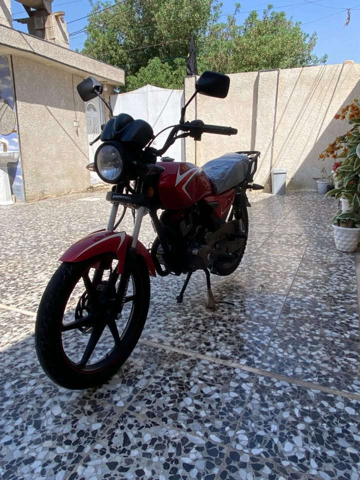 سلام عليكم دراجة 🚴‍♀️ شاينك موديل 2023  نازلة بل 2025 دراجة كفالة عامة لايت زنون لسويج نسختين مال شركة بلادية لدراجة فقط لدكمة مالت لأشارة ما تشتغل ولكشن شوية متمزق مكاني بغداد مدينة الصدر سعر 900 وبيهة مجال لدراجة وراق معرض رقم الهاتف *********** موجود وتساب
