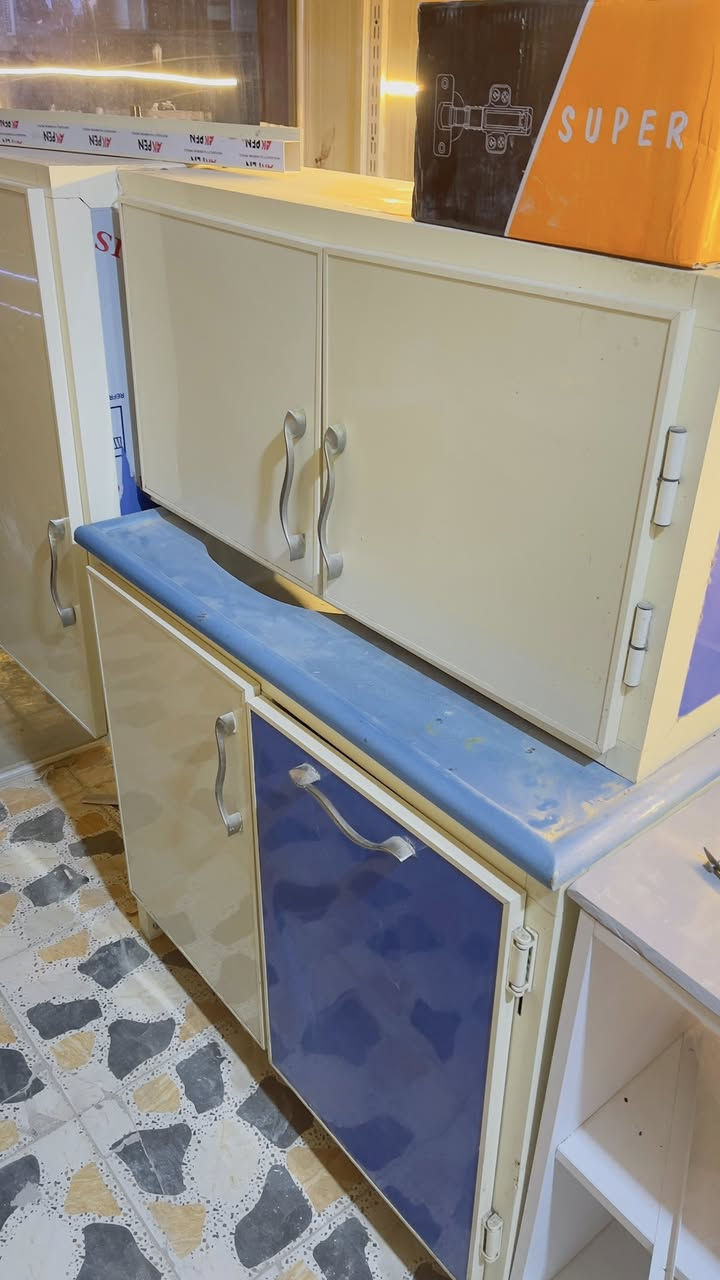 كاونتر سنك مع ملحق المنيوم مستعمل اخو الجديد سعره مناسب مكاني بغداد شهداء السيديه *********** واتساب موجود
