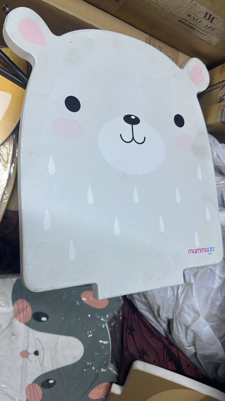 تحياتي يتوفر كراسي فقط بدون طاولات لعمر ٤-٨ سنوات تتحمل وزن ٧٥ كيلو ماركة تركية تصفية القطعه ٢٥ الف شي فخم جدا يفيد روضات او مدارس 

وات ساب 
***********
