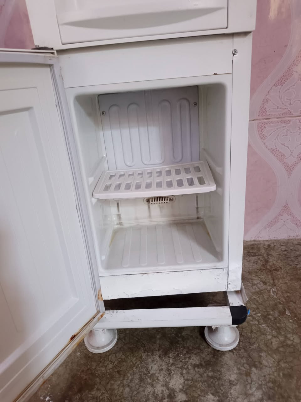 براد شغال شرط حار بارد ثلاجه كل عيب مابيه فول نضافه سعر 60 وبيه مجال مكاني كركوك حي عسكري شراي اتصل ***********
