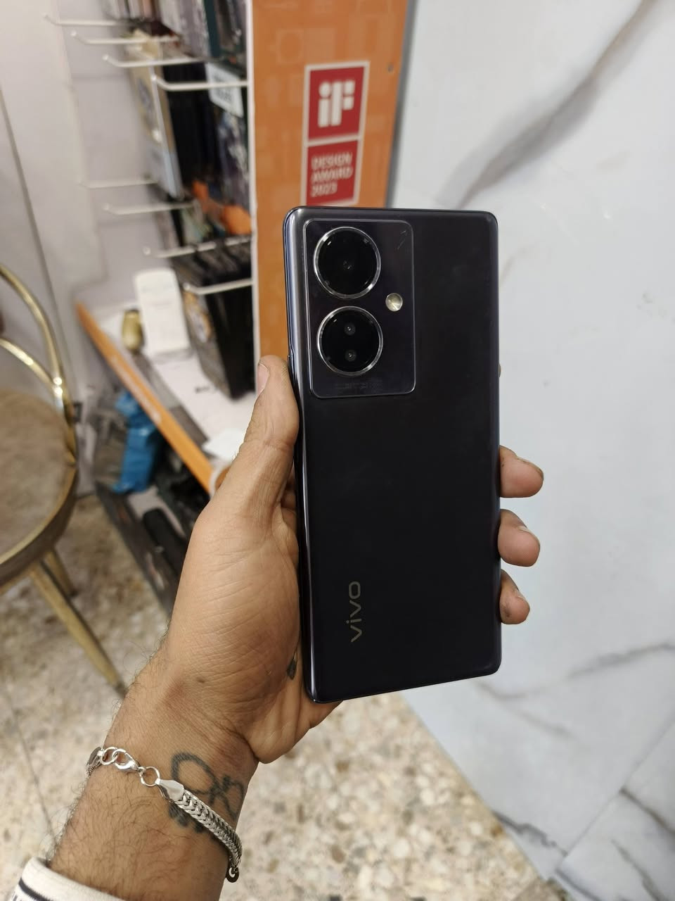 السلام عليكم فيفو واي 29 لايت ذاكره 256 الجهاز بي رمز وشاشه مضروبه فقط للبيع استفاده من غراض الجهاز الشراي يراسلني ***********
