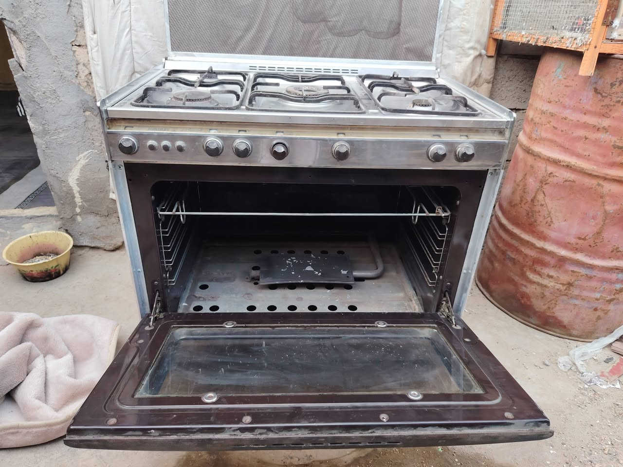 السلام عليكم طباخ 5عيون كرياز مصري النضافة فول شوفت عينك شبجة كلة كامل والصواني كامل السعر 250 المكان ديوانية حي العسكري ٣ يم المصتوصف الرقم*********** ومتوفر واتساب
