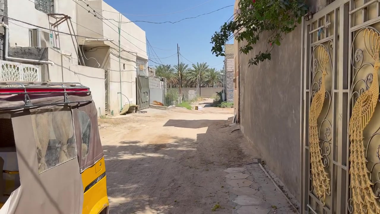 سلام عليكم اخوان 
لبيع عنوان حي الهادي ١٠٠ م تبليط يبعد عن القطعه ١٥٠ متر 
لتصال وستفسار  ***********
