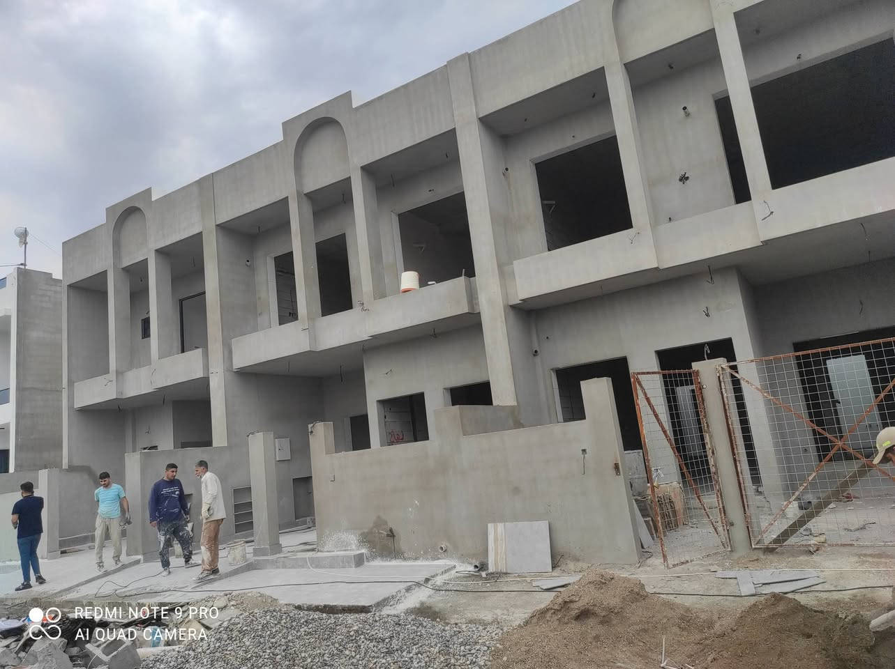 متوفر كادر لبخ سمنت فقط درجه اولى 
وبأسعار مناسبه جدا 
***********
