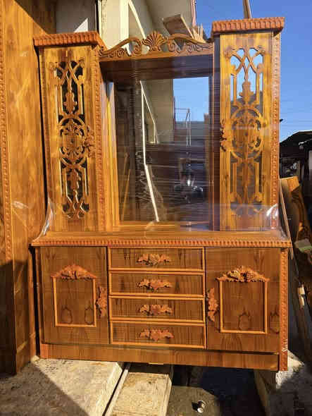 غرفه خمس ابواب ملحق ابراج جديده مامستعمله انواع الدوشمه عرض خاص السعر 950 قفل بدون معامله عنوان باب جديد ***********
