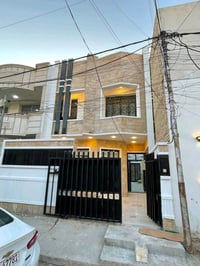 المخابرات واجهه ٦ يحتوي على صالة ومطبخ وخدمات و٤ غرف نوم صحيات عدد ٢ ل...
