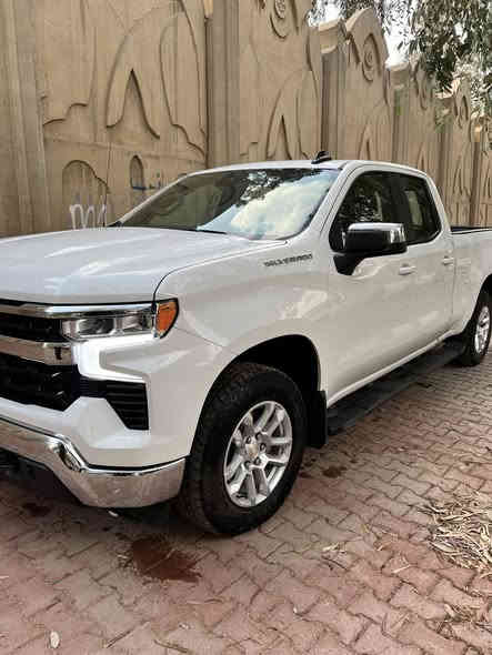 سلام عليكم ((مرقم بغداد كامل))
السعر 295 ورقة وبيها مجال
شفروليه سلفرادو موديل ٢٠٢٣ للبيع 
دفع رباعي دفع خلفي 
((محرك ٥٣٠٠ ثمانية سلندر))
عدادات شاشة وشاشة وسطية كبيرة
ماشية ٢٤ ميل
حادثها خلفي مبدل بدي كامل نفس اللون بدون صبغ 
مكان السيارة بغداد الحارثية
للاستفسار 
***********
