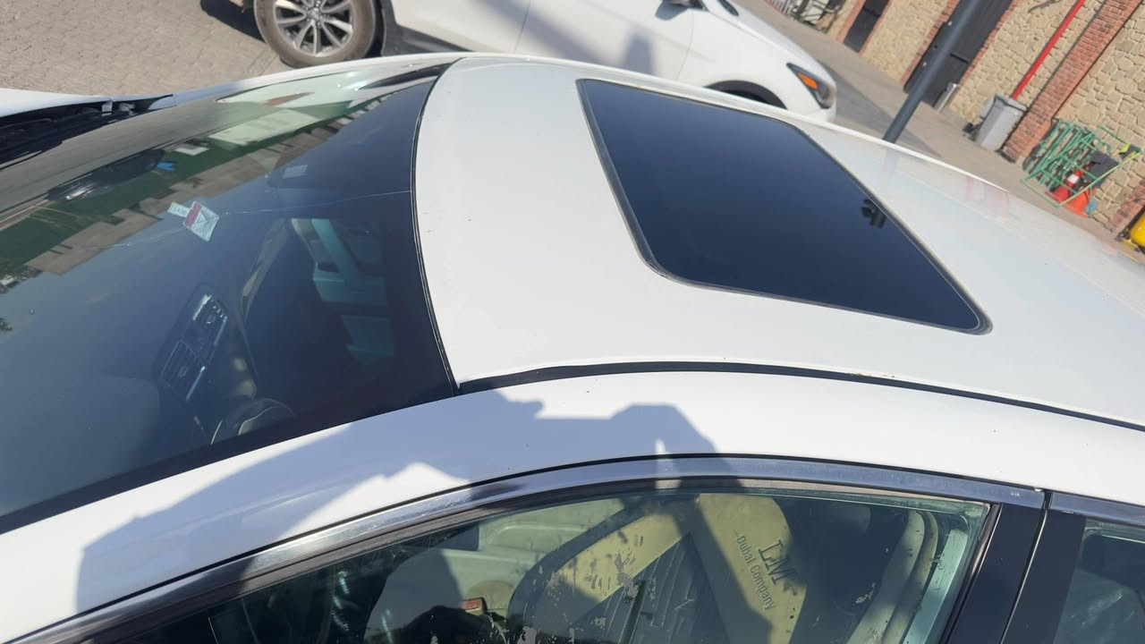 السلام عليكم،، للبيع
جيلي ام كراند Geely Emgrand
موديل 2012  فول مواصفات فتحة.
كير ومكينة مكفولات وبلادي ما مفتوحات
بيها اربع قطع صبغ فقط والسيارة موضحة بالصور نظيفة وخير من الله تجي تفحص وتاخذ ومكفولة من العطل والمشاكل استخدام شخصي للدوام  مثل ما موضحة بالصور السعر 70$ وبيه مجال 
***********
العنوان: بغداد-الدورة
