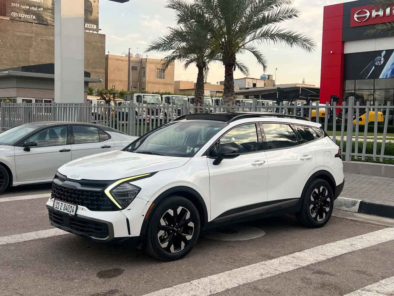 السلام عليكم
كيا سپورتاج2024   plug in Hybrid هايبرد بلك ان 
يعني تكدر تستخدم سياره كانما سياره كهربائيه 
وتكدر تستخدمها  نظام الهجين 
وتكدر تستخدم نظام الوقود انته بكيفك علما تكدر تشحنها شحن خارجي ايضأ وتستخدمها كسياره كهربائيه بصوره تامه وتنسى محرك وبانزين ودوخته 
عداد المسافه 24الف
كيلو متر قابل للزيادة
سعه المحرك 1500 تيربو
فول  موصفات    مواصفاتها :-بنوراما-بصمة  -شاشة كبيره على طول دشبول -كاميرا دوارة 
-رادارات / رادار امامي /رادار جانبي /رادار خلفي -حساسات خلفي -خرائط نظام كيا مفعل بيها اصلا 
-كشنات تدفة‏ -كشنات جلد .-دفع رباعي  نضام جبلي وثلجي وترابي-نزول منحدرات                                                  -كشنات كهرباء-تبريد قطعتين -اوتوهولد -ويل كروم 
-مسجل ناطق مفعل-بلوتوث USB ابل كار بلاي والاندروير . -حاجب ليد-نقطه عمياء-مراة تعتيم 
-اشاراة  مرايه فول تحكم ستيرن كير ماوس                                                                                 -اوتو بريك بريك بصمة                                                  زنون + Led-شحن اللاسلكي                                                           -‏داخل اسود جلد -نضام قياده أيكو + سبورت + نورمل
-مثبت سرعه-تحديد مسار والقياده الاليه
-دمامات صوت هايكولش مرغوبه
  -لايت بلادي Led +  زينون ‏دبل زينون اصلى . -رادار الخطوط البيضاء لايتات اربع عدسات + ليد -شاشة إلكتروني-تشغيل عن بعد 
-منفذ شحن في المقاعد الأمامية-تبريد منفصل السائق عن الراكب مع دكتات تبريد خلفية. .
وبعد كومه مواصفات موجود بسياره
للاستفسار اكثر  ***********
السعر 220  وبيها مجال رقم بغداد السياره كوري وارد امريكي
