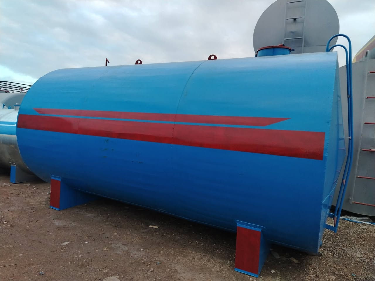 سلام وعليكم من رخصت أدمن عندي تانكيات حديد و مغلون بأسعار مناسبه مكاني بغداد جرف النداف ***********
