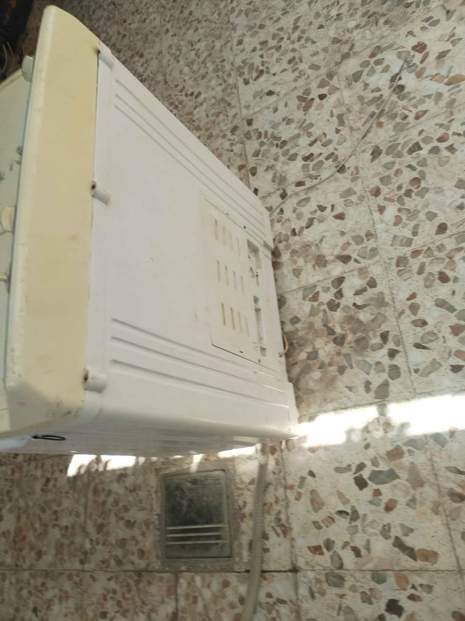 السلام عليكم غساله نضيفه للبيع شغاله غسل وتجفيف شرط ع الفحص حجمه 18كيلو سعره 65وبيه مجال مكان حله حي المهندسين للا استفسار *********** Singapore
