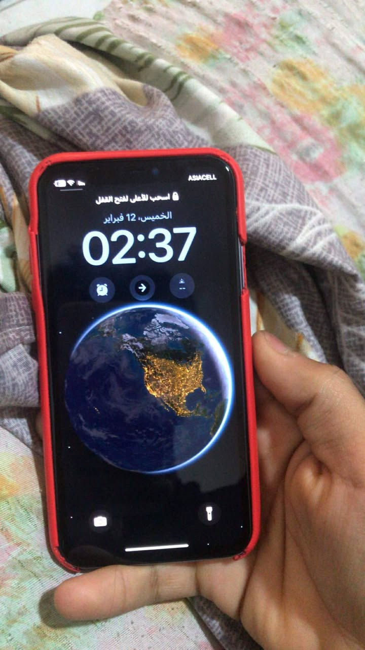 11 عادي فيس ايدي شغال كامرات اتصال كله شغال بطاريه بلاديه 75 ذاكرى 128 فقط مبدل شاشه اصليه اي خلل يرجع اصليه طبق لاصل مثل الوان شركه وضهر مكسور سعر 200 وبي مجال قليل ***********
