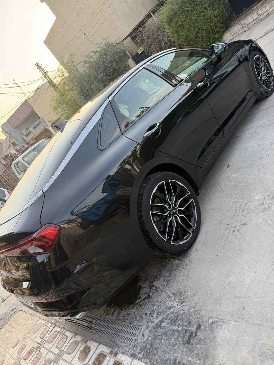 السلام عليكم
‏ K5 GT 2023 
رقم بغداد محرك 2500 توربو فول مواصفات
بدون ايرباك بدون تبديل بدون صبغ فقط بارد صور الحادث بالمنشور  وموجود سونار ماشية ٢٢ الف مايل فقط
.بانوراما ،بصمة ، جلد ، شفتات ستيرن ،سايد بريك كهرباء ، السياره مختمه GT، مثبت سرعة نضام ABS ، حساس  اطارات ، بك لايت لد ، شاشه كبيرة لمس ، كامرة دوارة ، رادار اماميي + رادار خلفيي + جانبي ، شاشه أعطال ، ويل كروم ، أشاير  بلمري الجانبية ،،،،، سيارة فول للاخير  
سعره ١٩٨  وبيها مجال.. مكاني بغداد
***********
