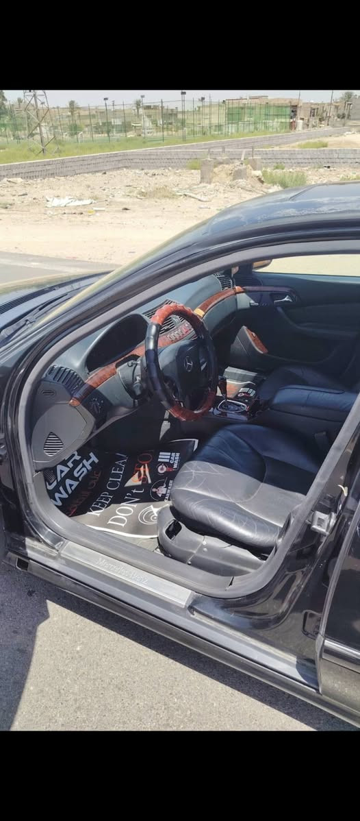 السلام عليكم    مارسدس غواصه للبيع فقط. موديل 99 رقم ذي قار سنويه بسمي تحويل ثاني يوم. مشروع وطني..
السنويه صاقطه. يعني اليخذه كبل الرقم الجديد.  محرك كير خير م̷ـــِْن •اللّـہ̣̥   غرفه نضيفه. صدر جديد السيارة علئ البلاد مامصبوغه بيه بس بنيد مصبوغ وارد ياباني.  وجراد بالقمارة واضح بالصور  وباقي التفاصيل معروفه. 320 غواصه. فتحه حساس امامي خلفي برده خلفي    العنوان بغداد. منطقه الحسينيه قرب مطعم. الامير.  والسعر83 او بيها مجال للطيبين. وهاذة رقمي*********** غير متواجد ع النت.   رقمي بي وت ساب واني حاضر. والي مايعجبه السعر. اكو هوايه والله يرزق الجميع والسونر موجود بالصو
