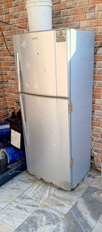 ثلاجة • أجهزة منزلية • للبيع