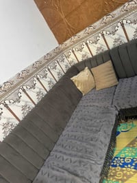 عشر مقاعد • بغداد • قابل تفاوض