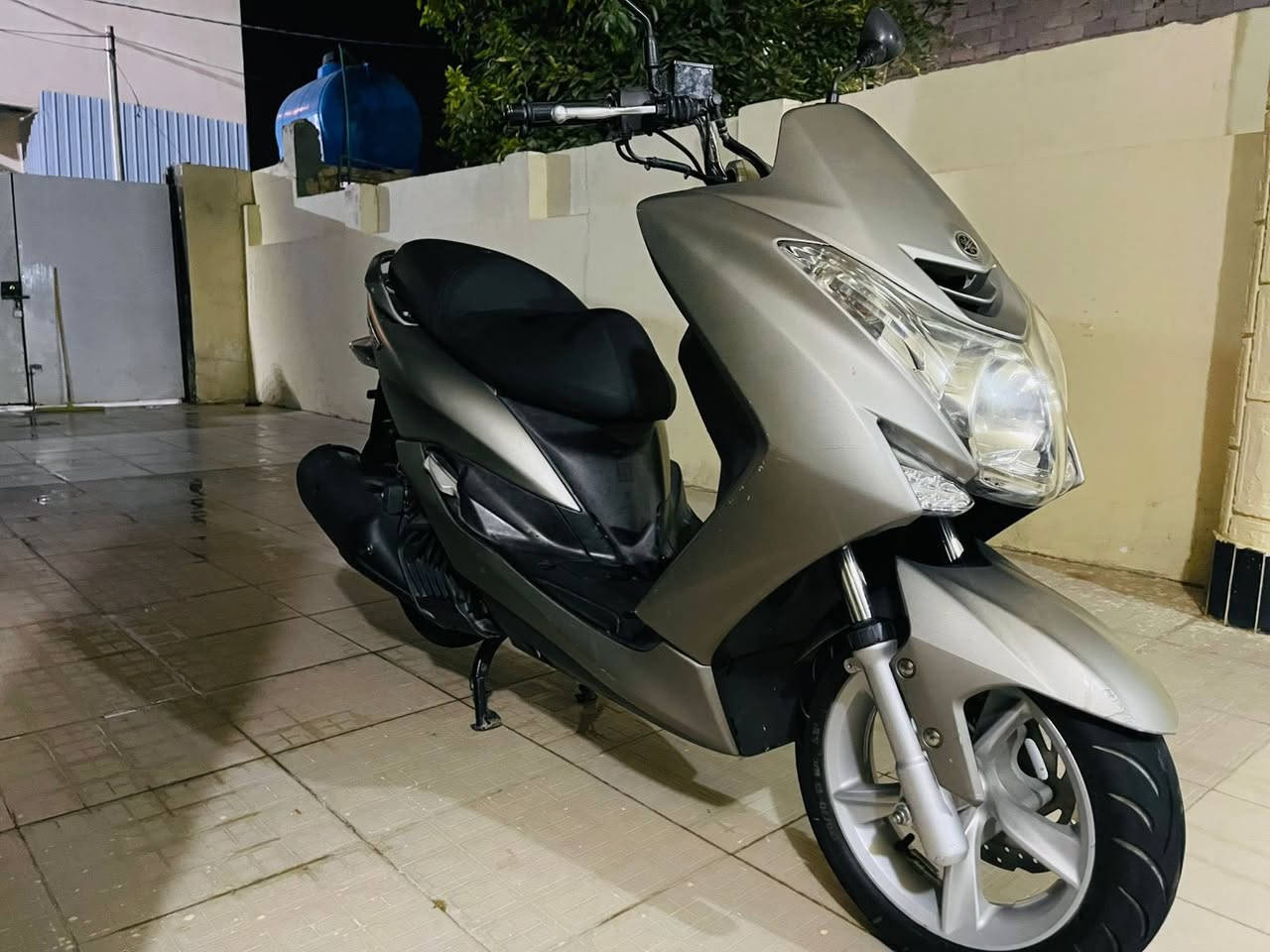 ماجستا للبيع
الدراجة مكفولة كفاله عامة الدراجة نضيفه حيل شخط مابيها زوج تايرات جدد كهربائيات مالتها كامله مابيها اي نقص الدراجة خير من الله شلعه ومعدل باتري جديد كلشي بيها كامل مكمل 
العنوان: ديالى المقدادية 
الرقم :*********** 
السعر : خاص 
واتساب موجود هم
