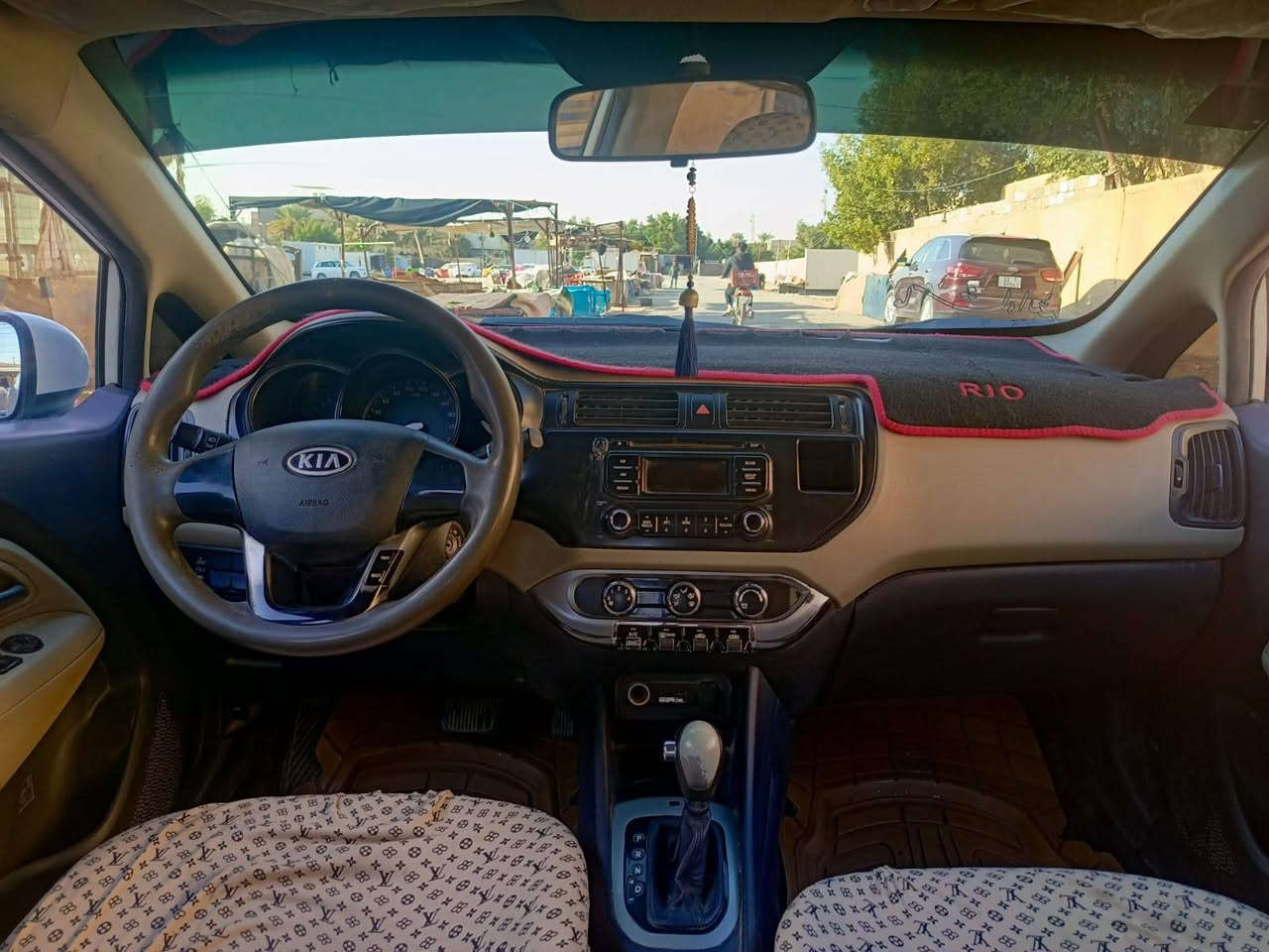 سلام عليكم رمضان كريم ريو موديل 2012 كير  تبريد عاطل سنوية جديده رقم  المحرك بي خيط بخار إنكليزي وراعيهه يمي سياره مكفولة من الضربه  كارت بالبنيد مكاني النجف الاشرف حي لقادسيه يم مطعم السيلاوي***********  سعر 80 بيعه مجال قليل
