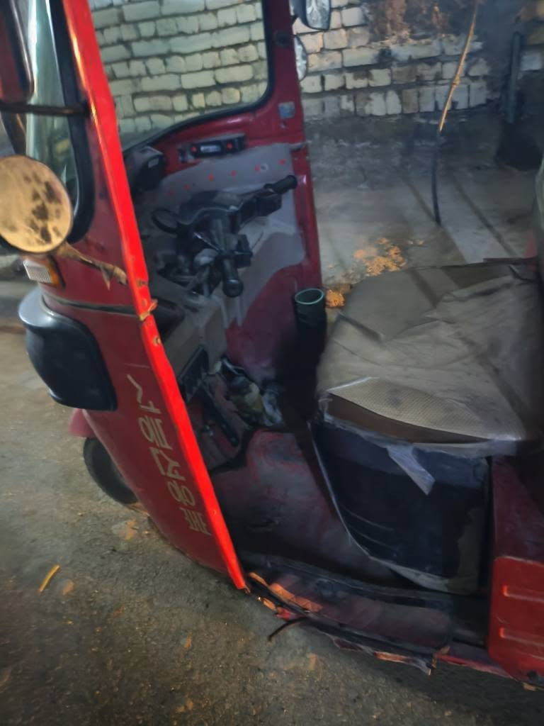 #بلاديه قطره صبغ مابيه نضيفه  مديل2017 مسجله بل سنويه 2018 تكتك متروكه  صار 3سنوات  
مكان بلديات. سعر4600 ما تشتري عبر منشور تكتك عوزه تعمير خياسات بسيطه.   ***********
