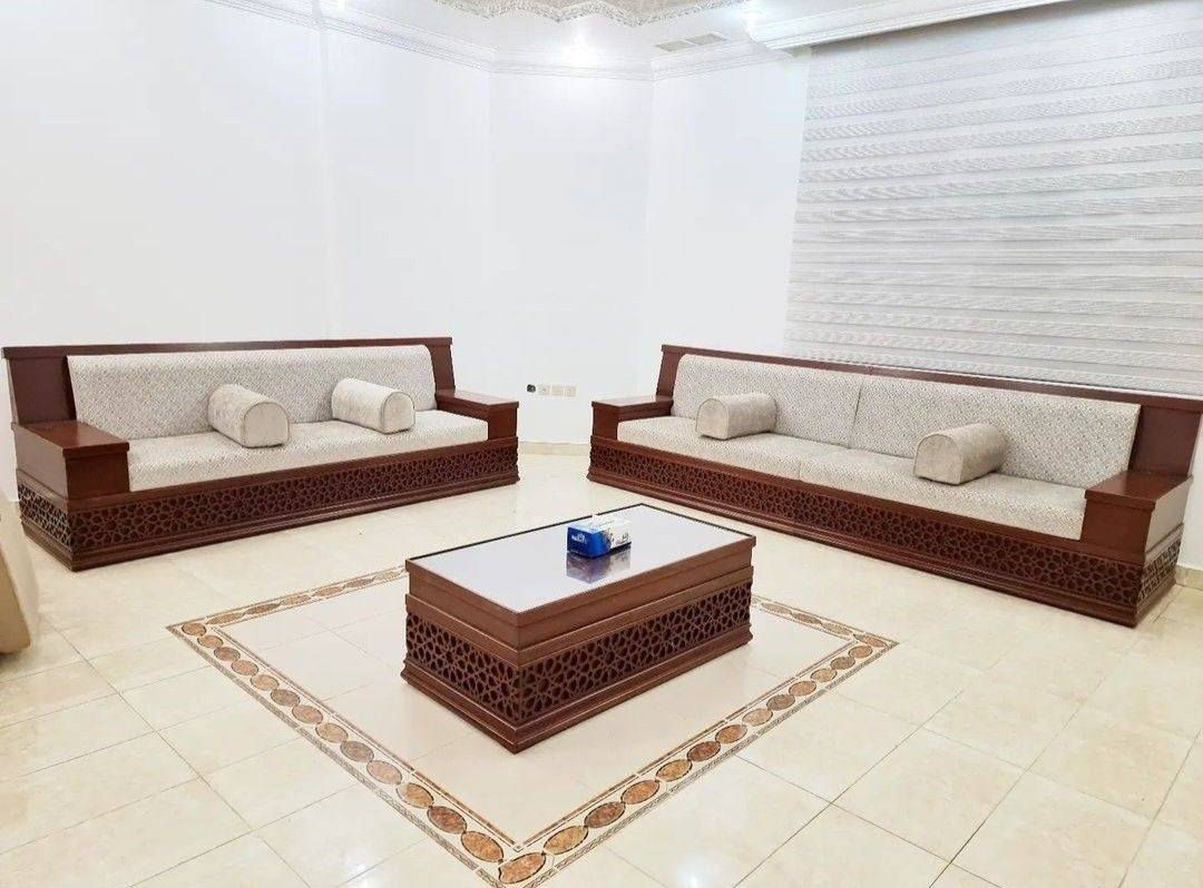 ديوان تزكام عمل حرفه يدوي من الخشب الجاوي وخشب الزان وبلوك صاج ١٨ ملم قماش صلي وسفنج اكستره ١٠ سانتيم  من معمل نجارة الحسنين العنوان ميسان الجديده شارع سوق الذهب قرب الحدادين هاتف ***********/*********** إشارة الأصدقاء
