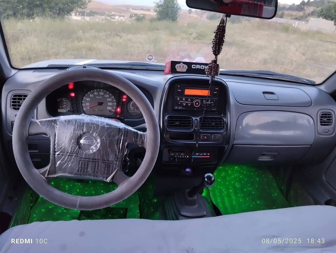 بەناوی خوای گەورە
ماشەاللە لەماڵی هەموو لایەک

پیکاب نیسان 2001

بێ دەعم بێ لێدراوی 

پێشو دوای  تونو تۆڵ  

سەنەوی بەسەر چوە 

تەبرید و پاوەر 

کرانەوەو پارچە گۆڕاو نیە

چەن پەڵەیەکی کەم بۆیاخی هەیە سۆنەریم داناوە
سعری ٨٤ معامەلەیەکی برایانەی تیایە
ژ.م:***********
