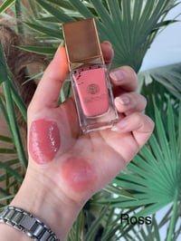 لوك طبيعي • خدود موردة • قوام كريمي